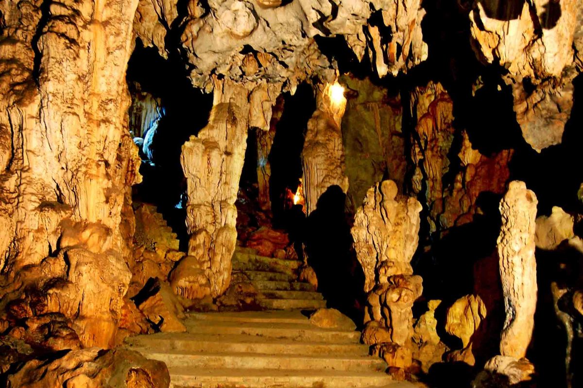 Dich Long Pagoda and Cave