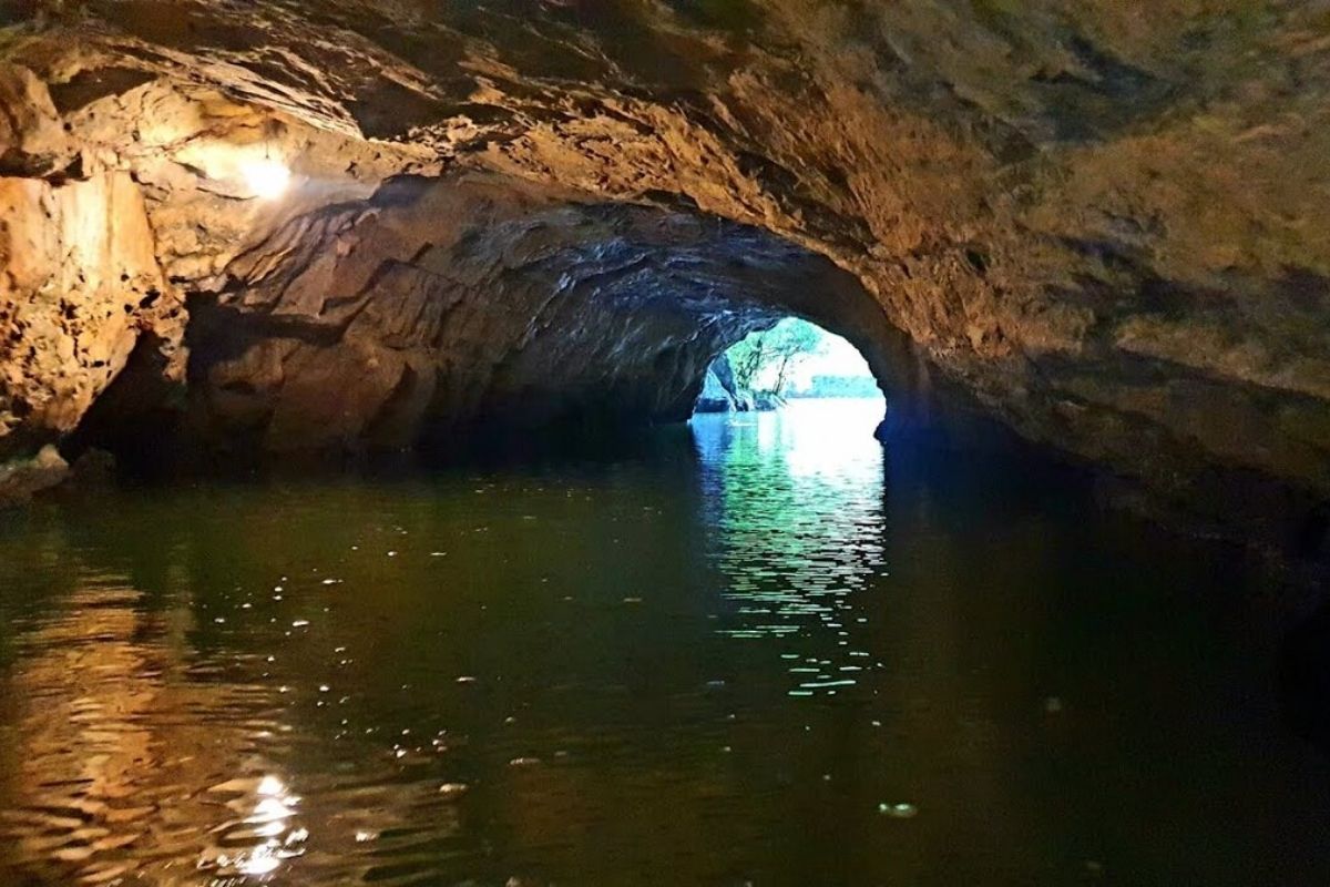 Hang Ba Giot, jewel of Ninh Binh caves