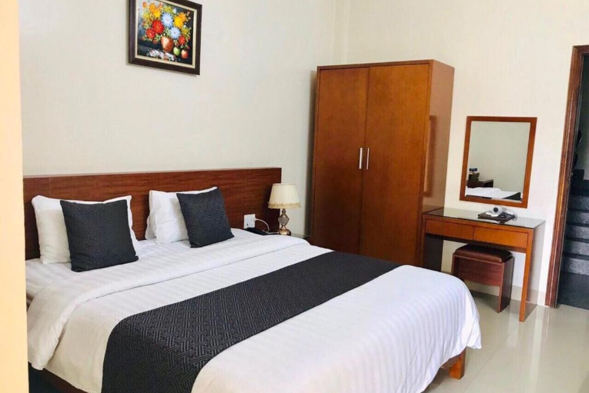 Deluxe King Room at royal hotel
