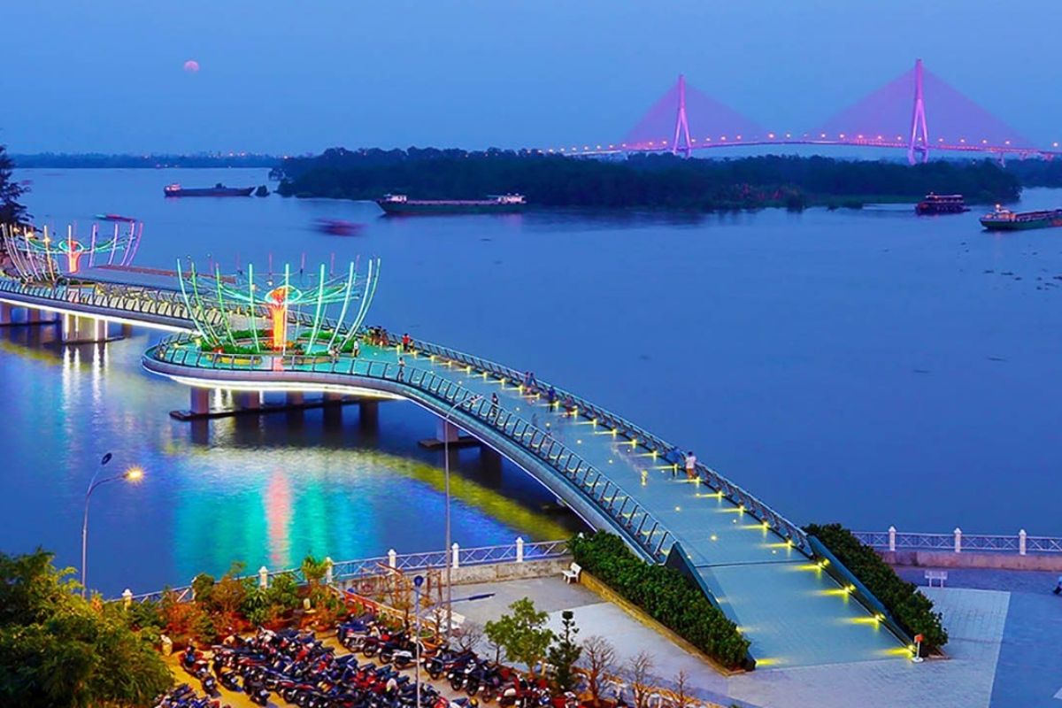 Ninh Kieu Wharf near Saigon Can Tho Hotel