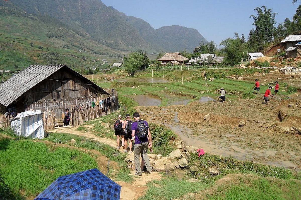 Trek Ta Giang Phinh Village