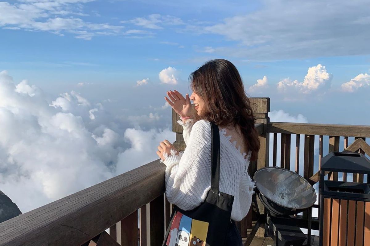 Lost in clouds above Fansipan