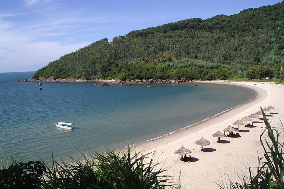 Peaceful Hai Hoa, perfect Thanh Hoa weather
