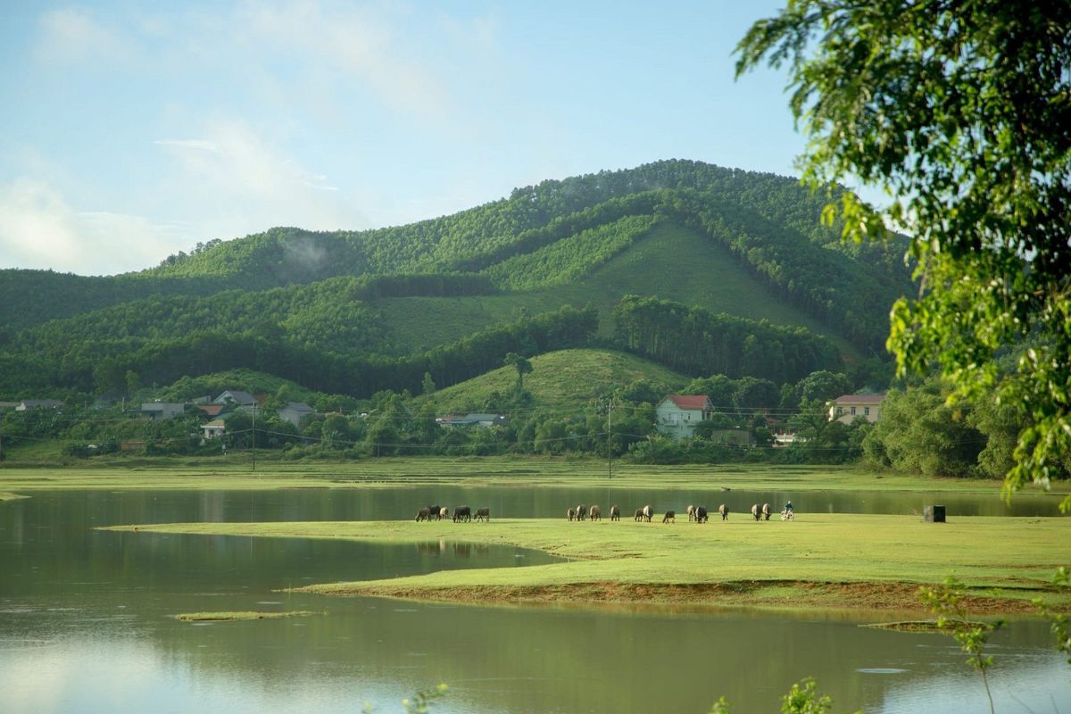 Ben En shines, Thanh Hoa weather perfect
