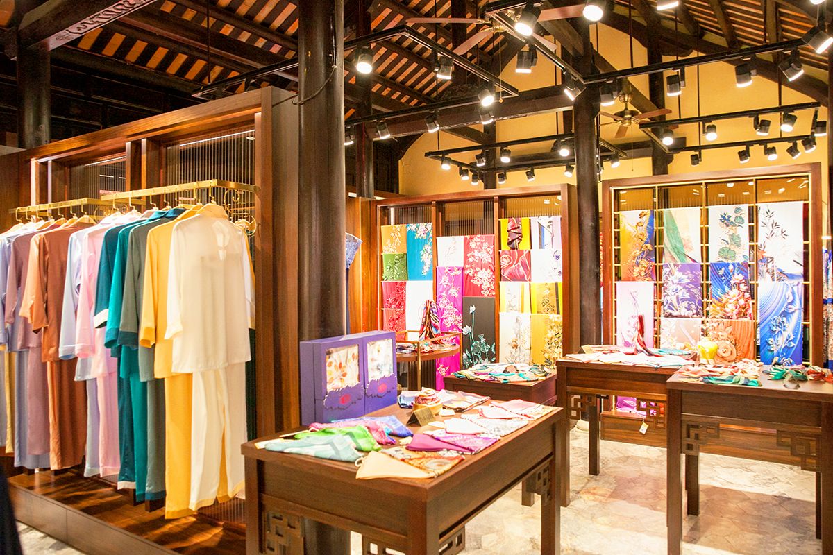 Vietnamese silk at Thai Tuan Silk Showroom