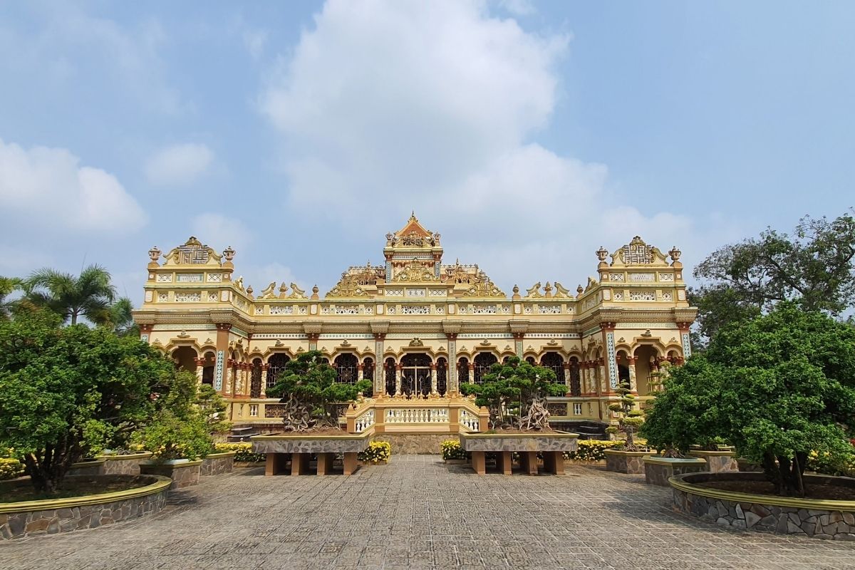 Discover Vinh Trang on Southern Vietnam tours