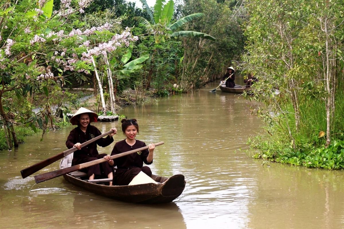 Explore Cu Chi on Southern Vietnam tours