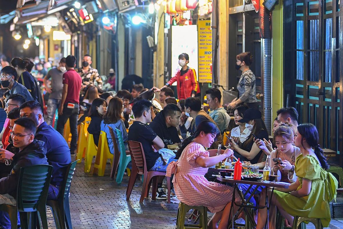 Kid-friendly foodie walk at Ta Hien
