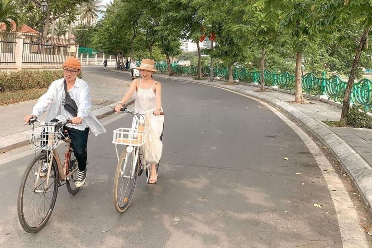 Family cycling — fun Thing to do in Hanoi