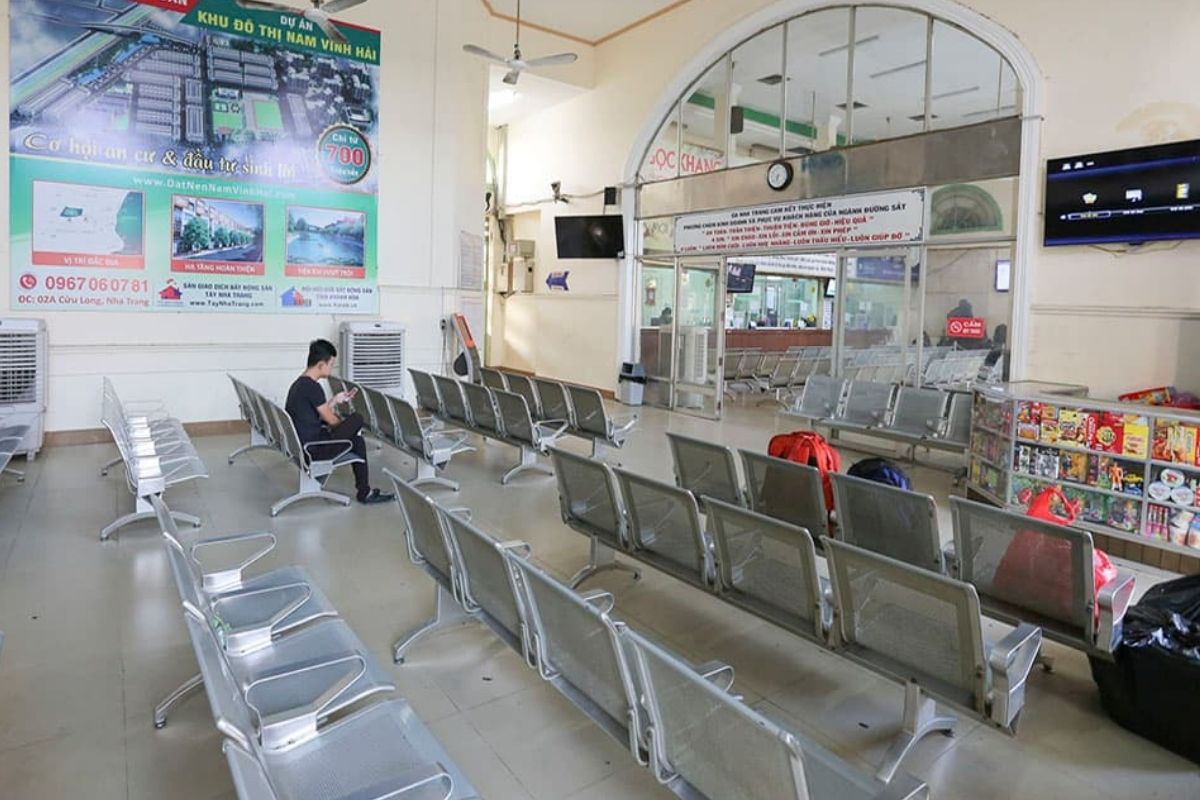 Waiting Area & Ticket Hall