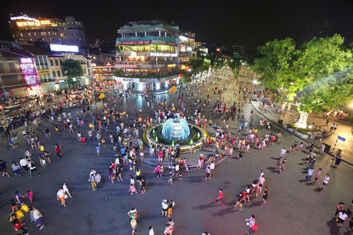 Vietnam Self-Guided Tour: Stroll Around Hoan Kiem Walking Street