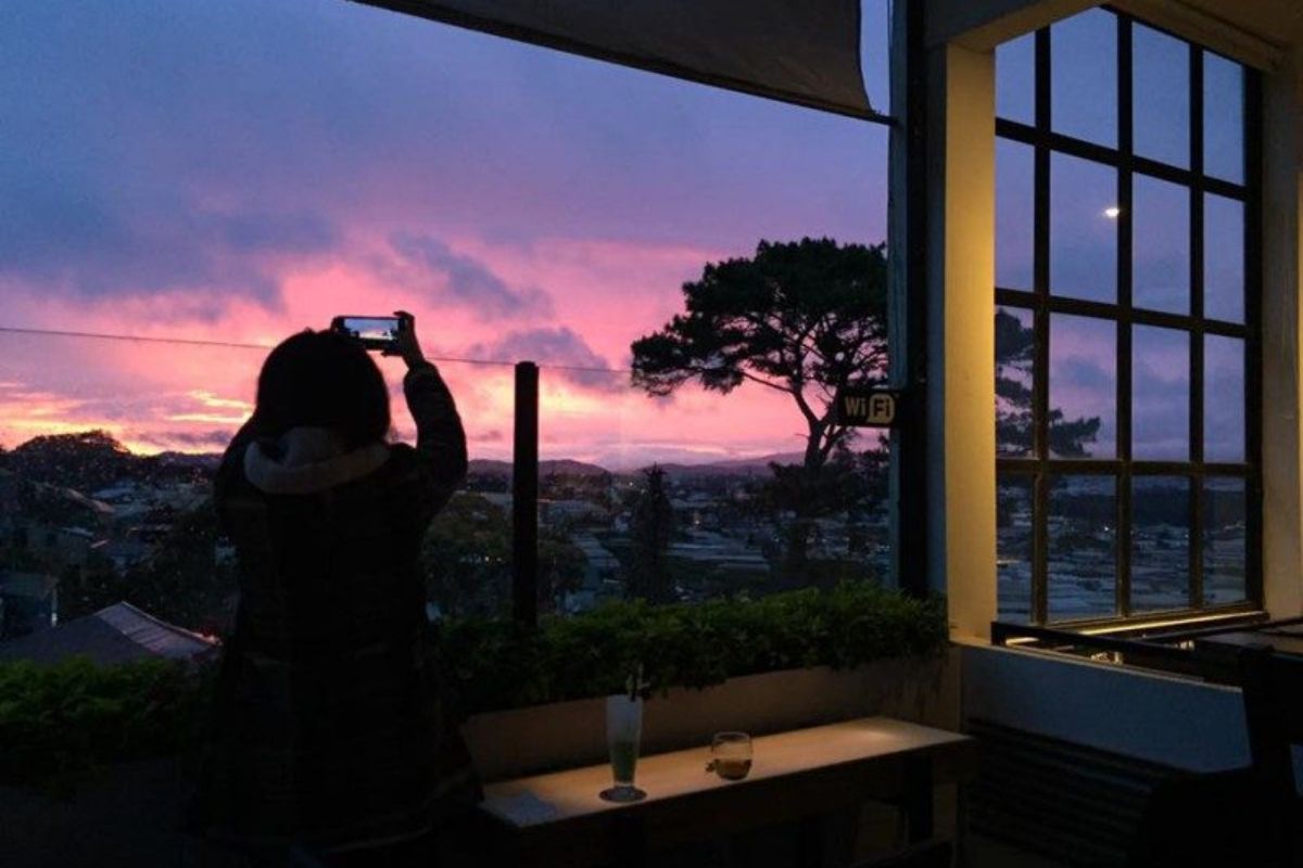 Relax on the Sunset at Panorama Café