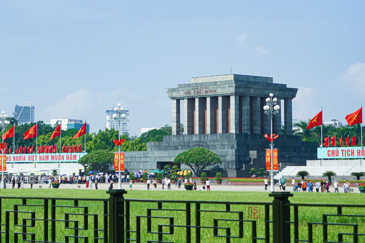Visit Ho Chi Minh Mausoleum — a must-see on your 3-day Hanoi trip