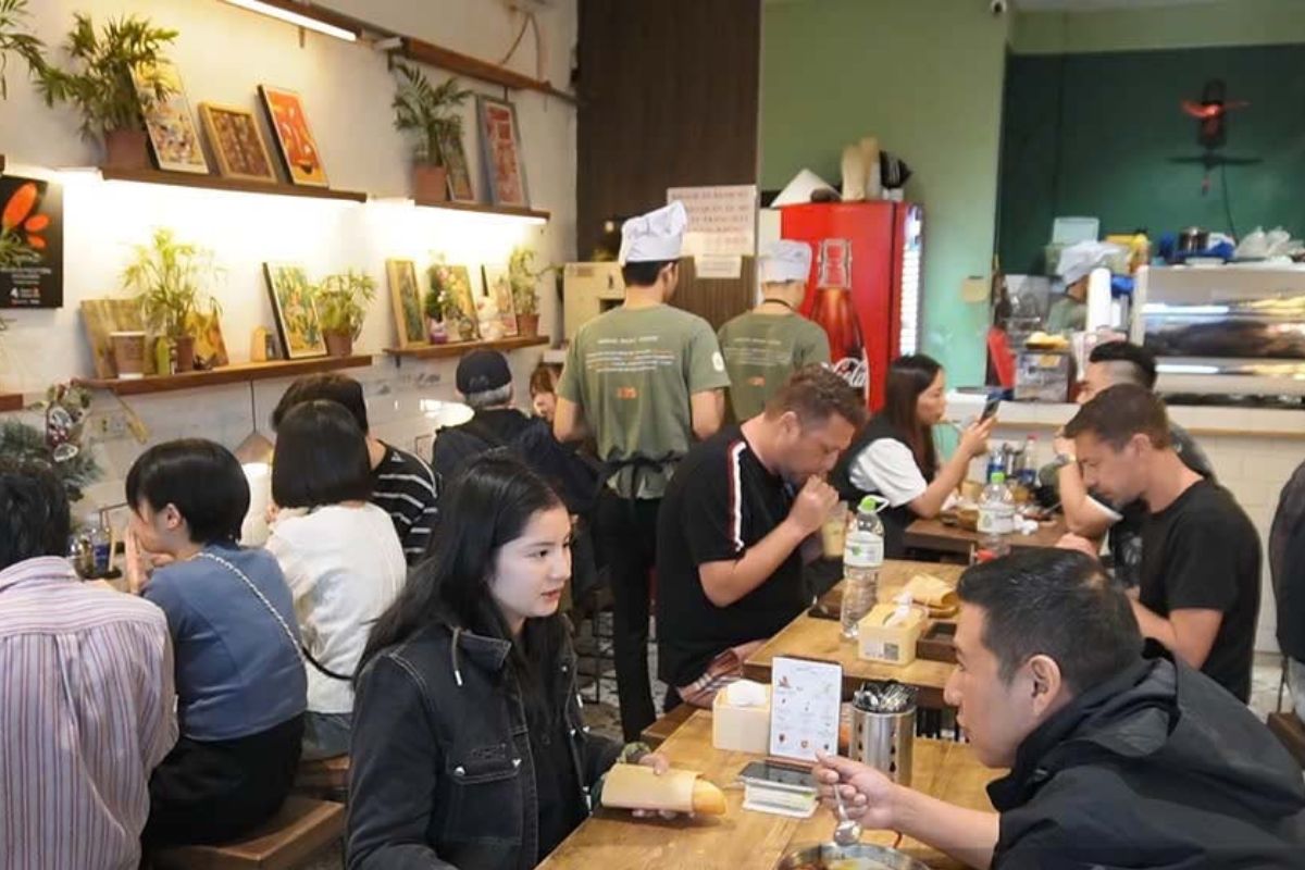 Light Dinner with Banh Mi 25 