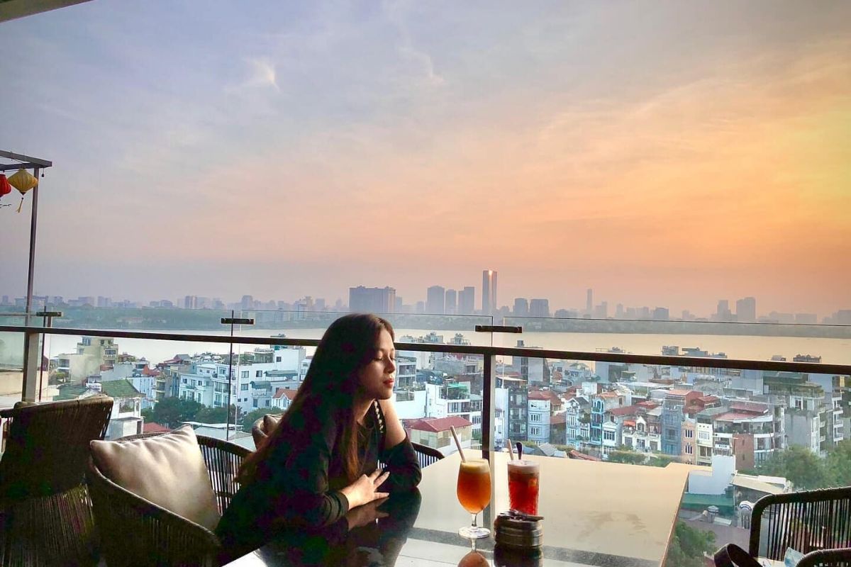Watch Hanoi Sunset with Coffee at 6 Degrees