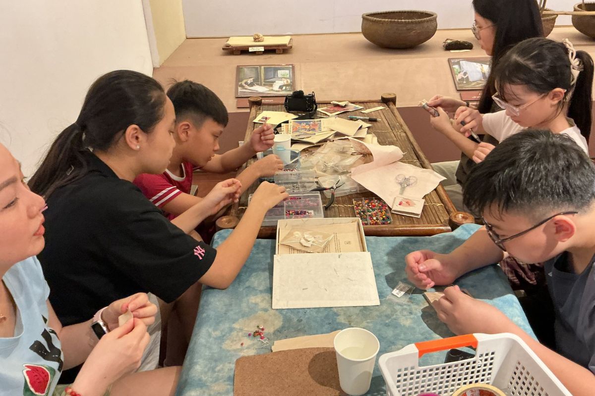  Papermaking at Zo Project
