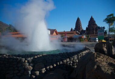 Mae Khachan Hot Spring by (Meghan C)